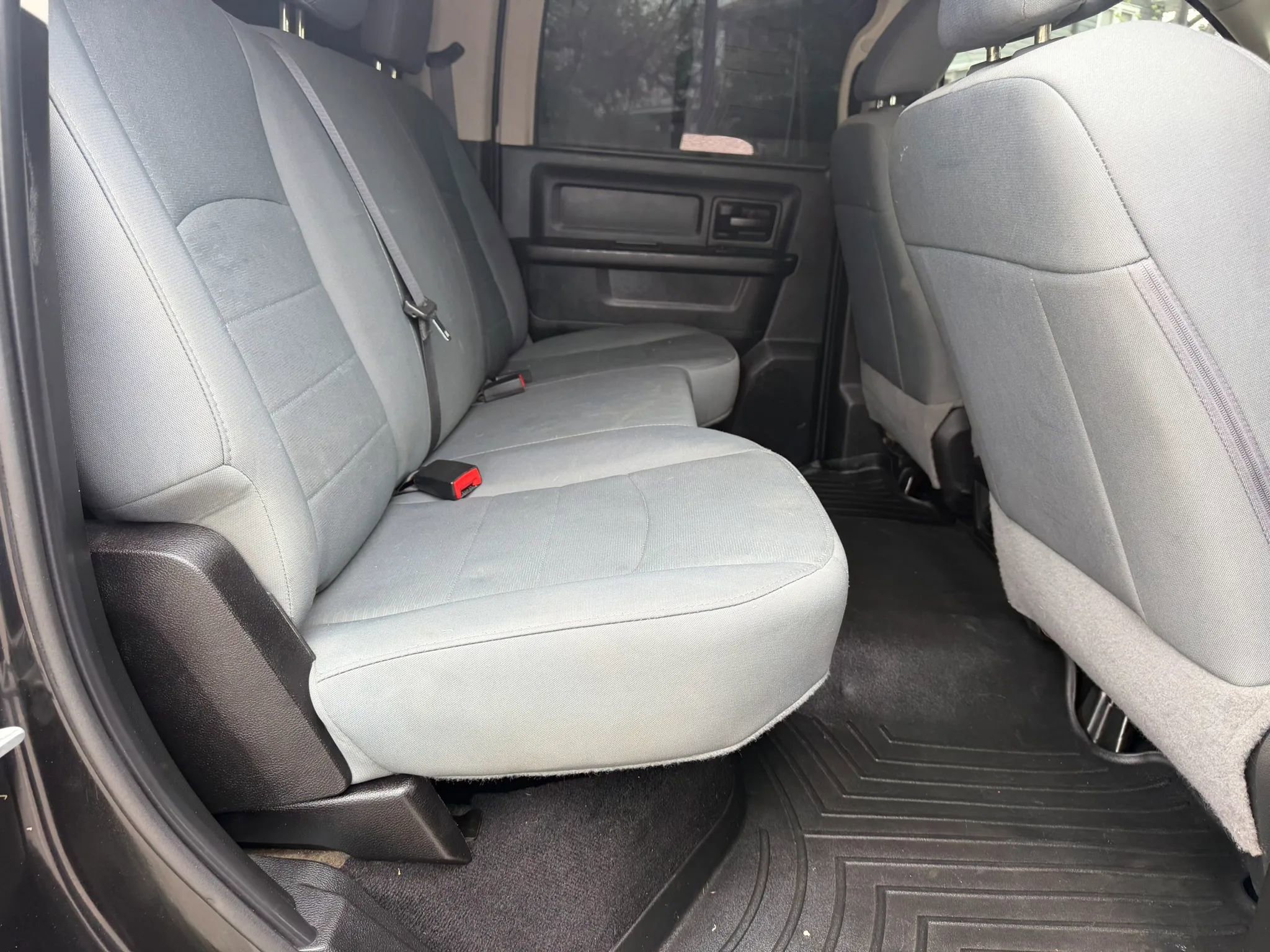 Used 2018 RAM 2500 Tradesman w/ Chrome Appearance Group AWD/4WD image 12