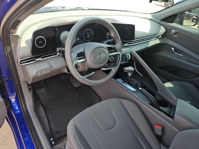 Used 2024 Hyundai Elantra SEL FWD image 10