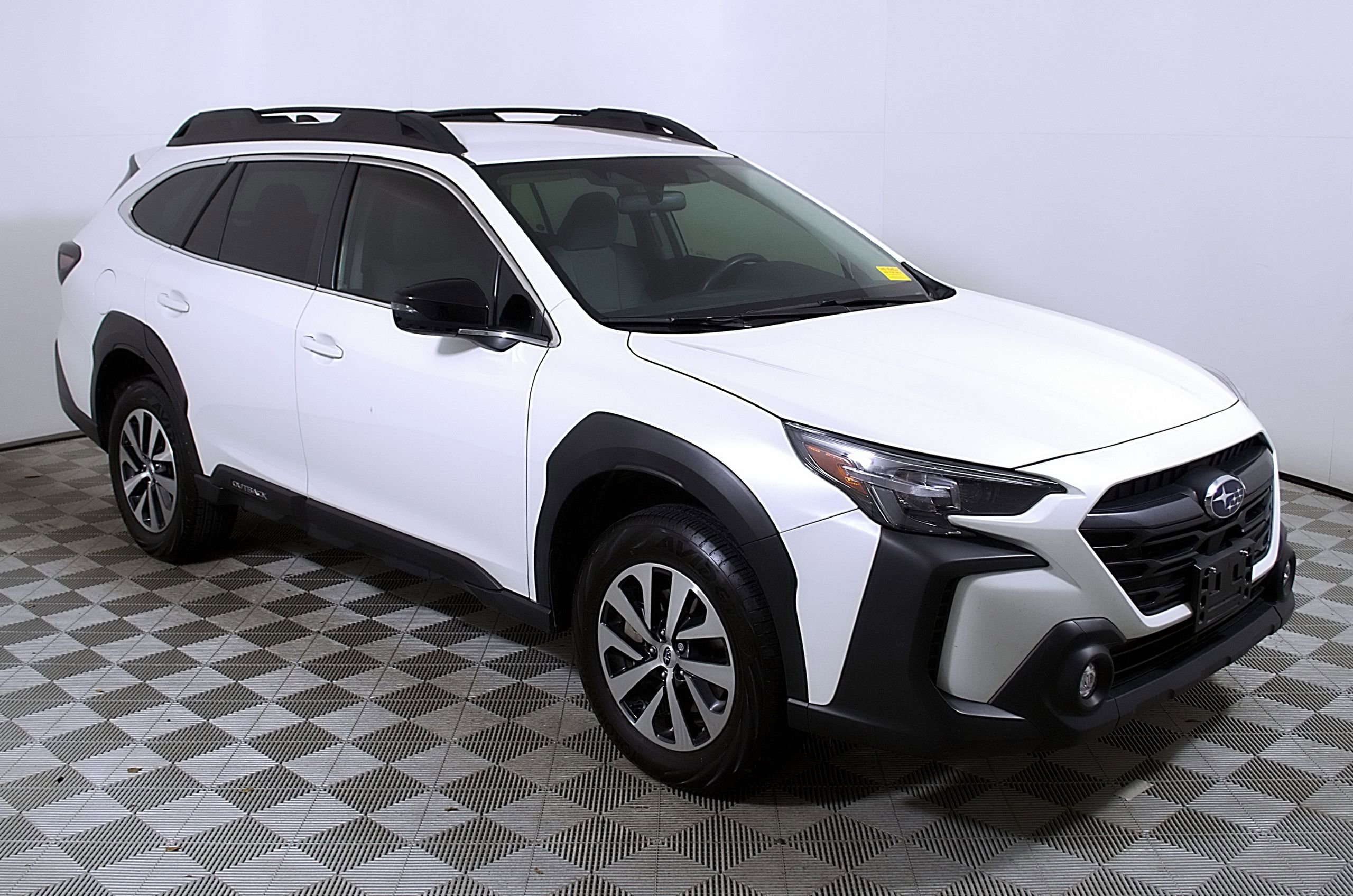 Used 2025 Subaru Outback Premium image 6