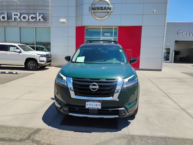 Used 2023 Nissan Pathfinder SL w/ Lighting Package (N92) AWD/4WD image 2