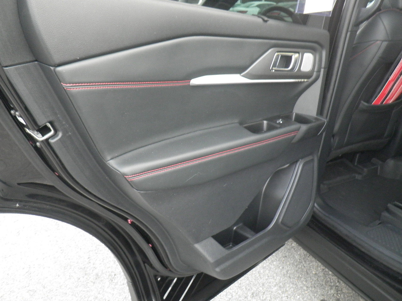 Certified 2025 Ford Explorer ST image 17