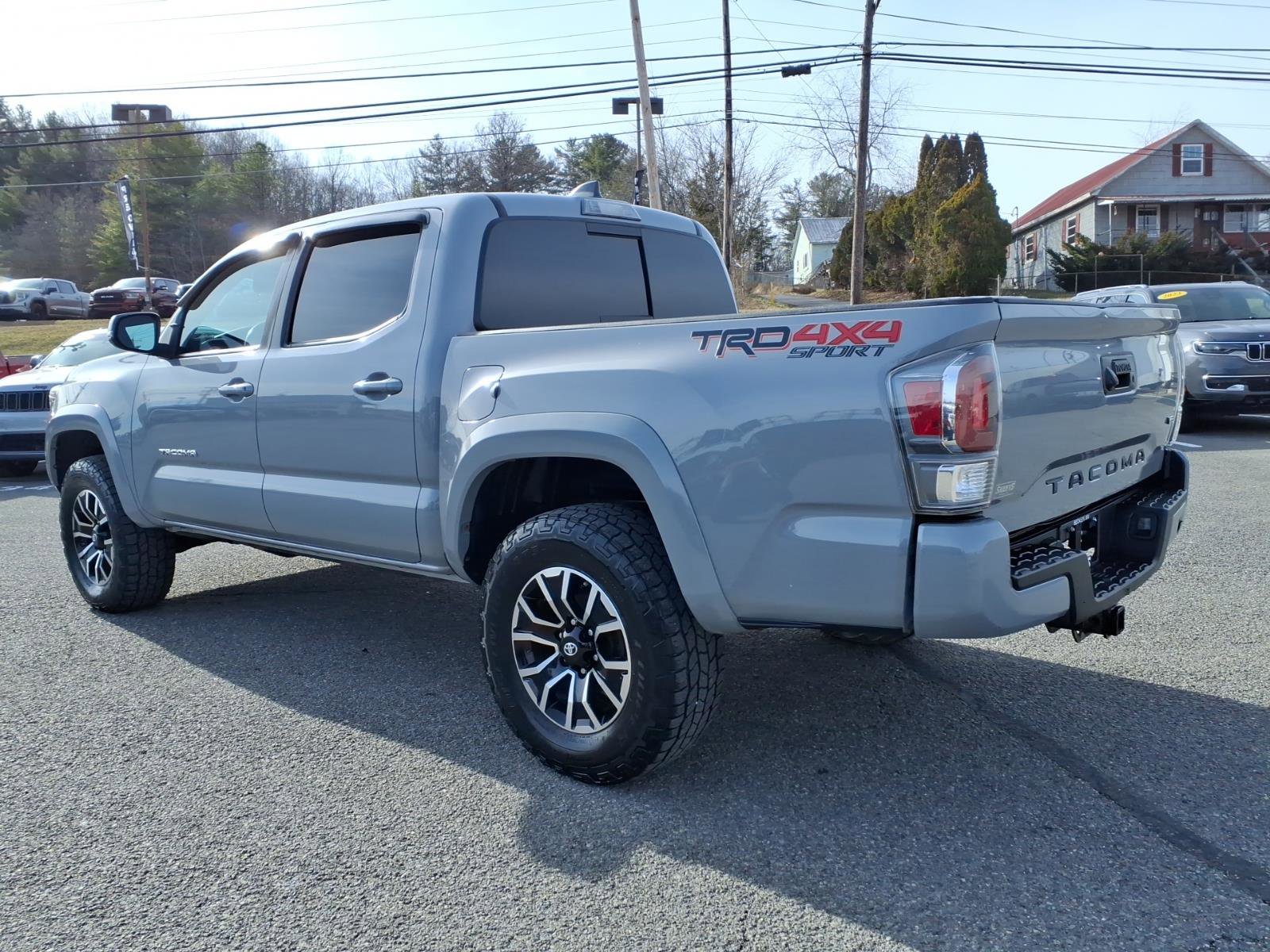 Used 2020 Toyota Tacoma TRD Off-Road image 4