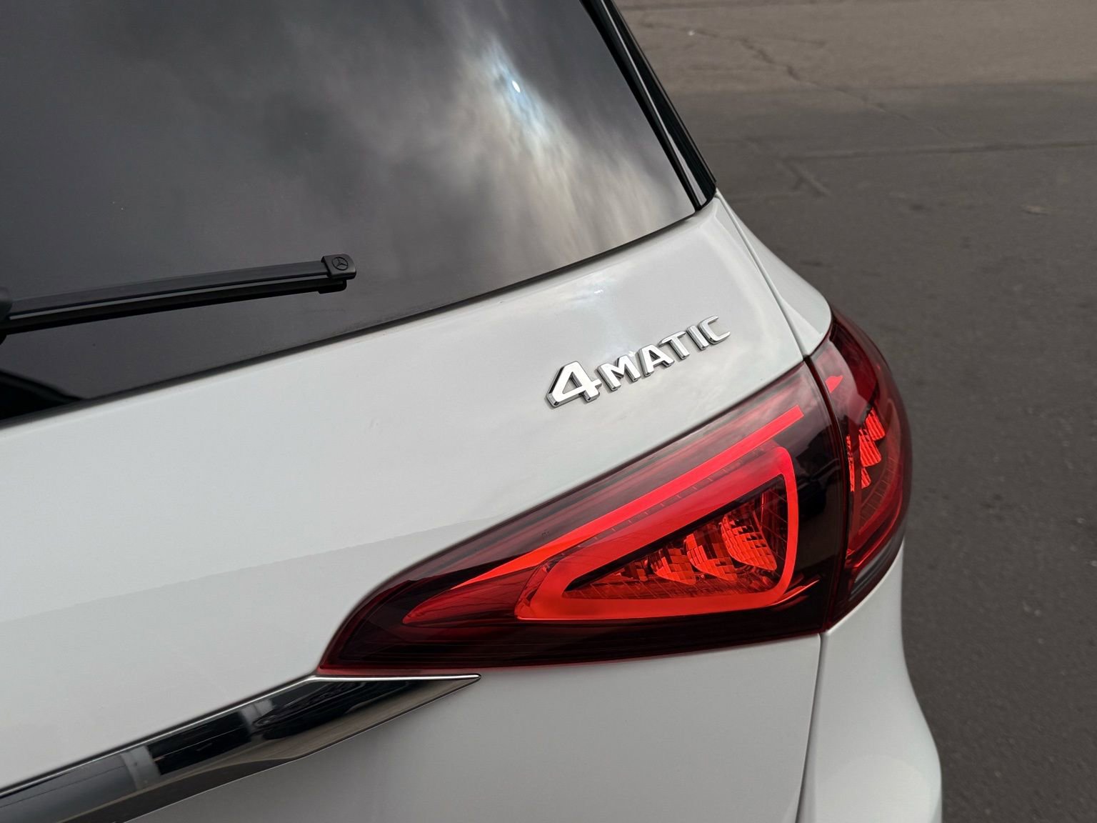 Used 2020 Mercedes-Benz GLE 350 4MATIC w/ Premium Package image 8