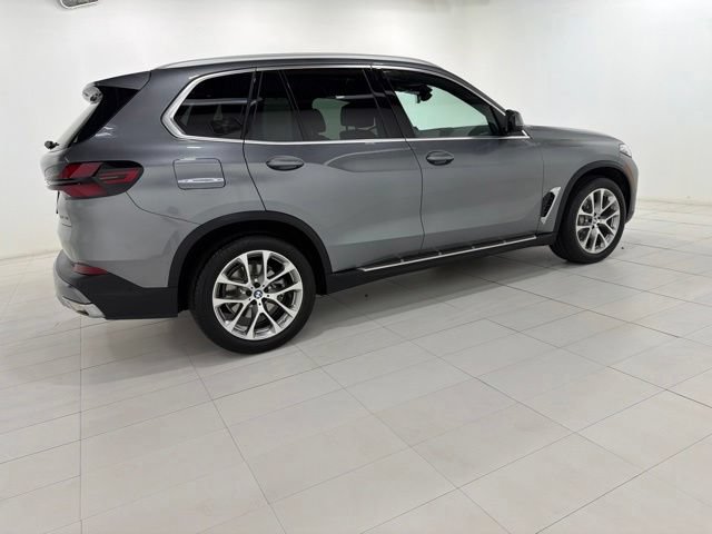 Certified 2024 BMW X5 xDrive40i w/ Premium Package AWD/4WD image 6