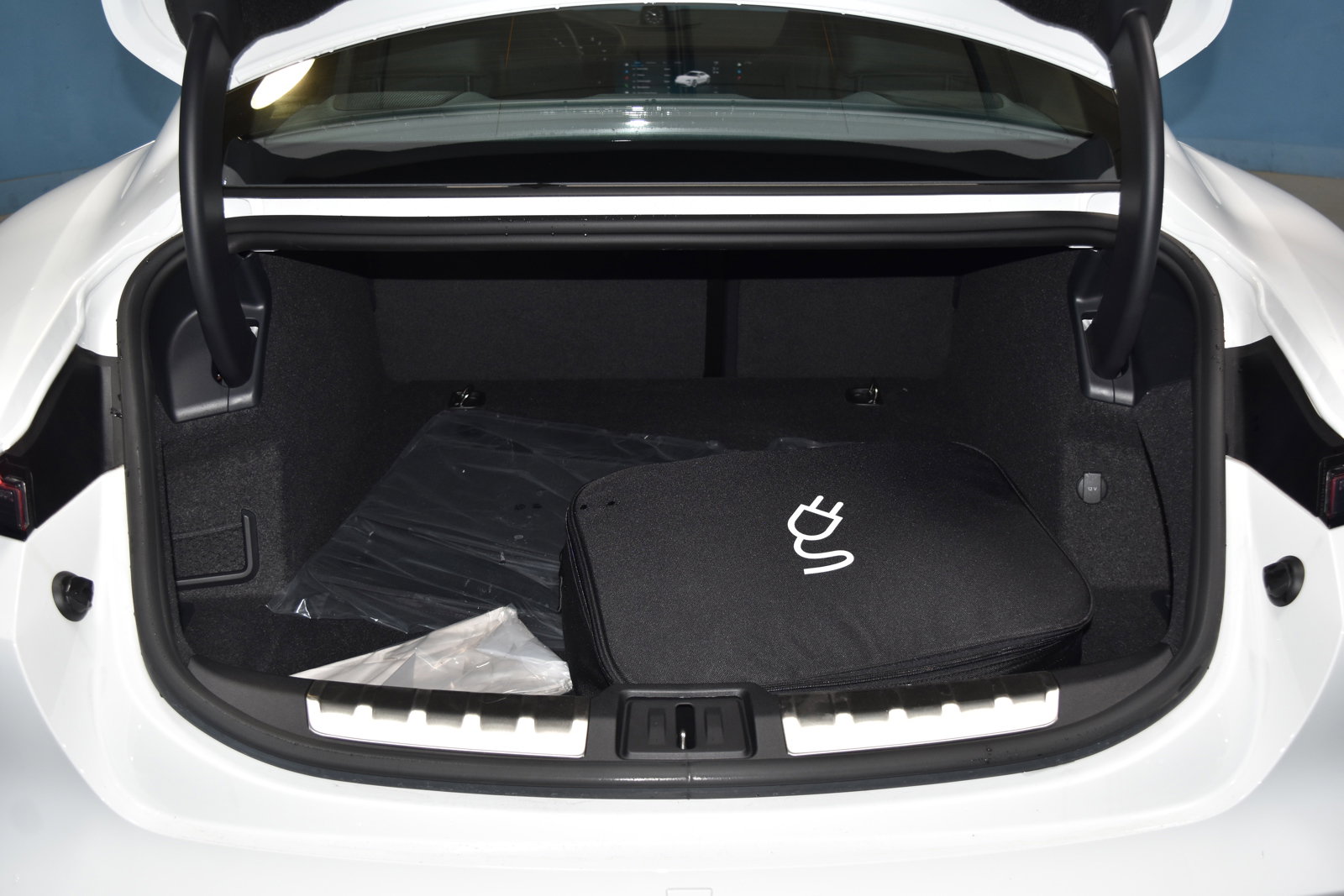 New 2024 Porsche Taycan 4S image 31