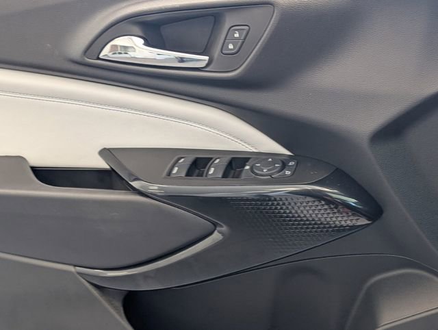 Certified 2025 Chevrolet Trax LT w/ Driver Confidence Package image 24