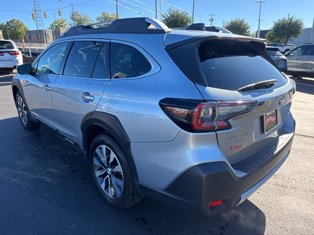 Certified 2023 Subaru Outback Touring AWD/4WD image 3