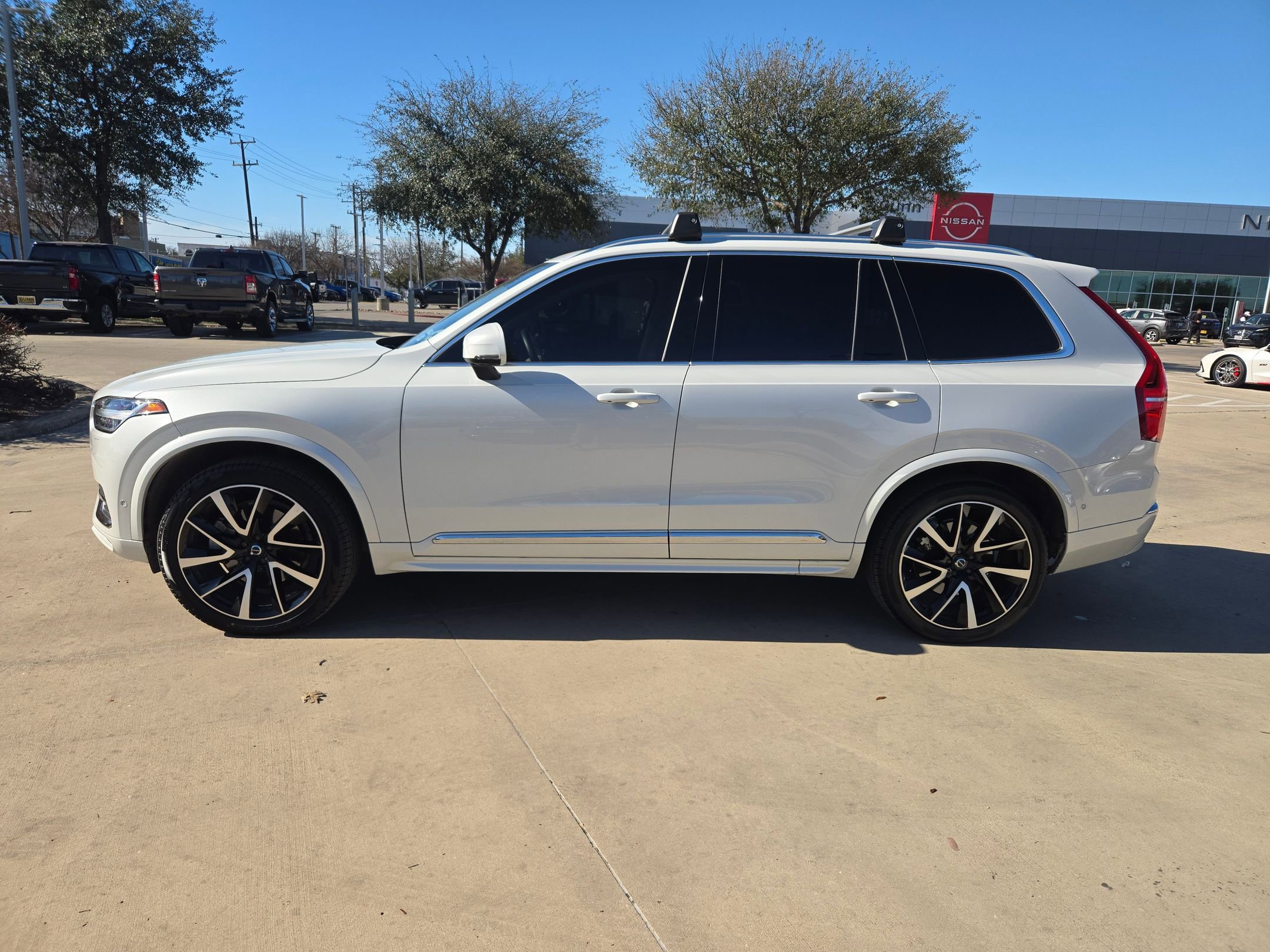 Used 2023 Volvo XC90 B6 Plus image 6