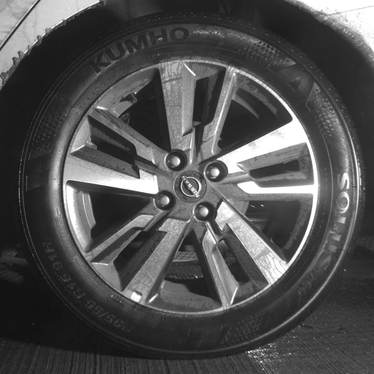 Used 2025 Nissan Versa SV image 14