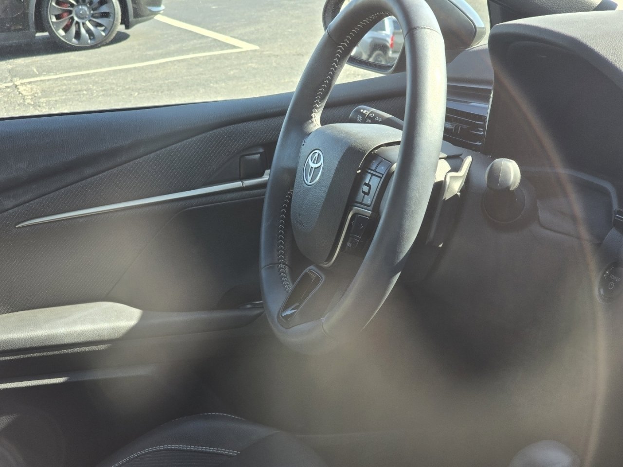 Used 2025 Toyota Camry SE w/ Convenience Package image 17