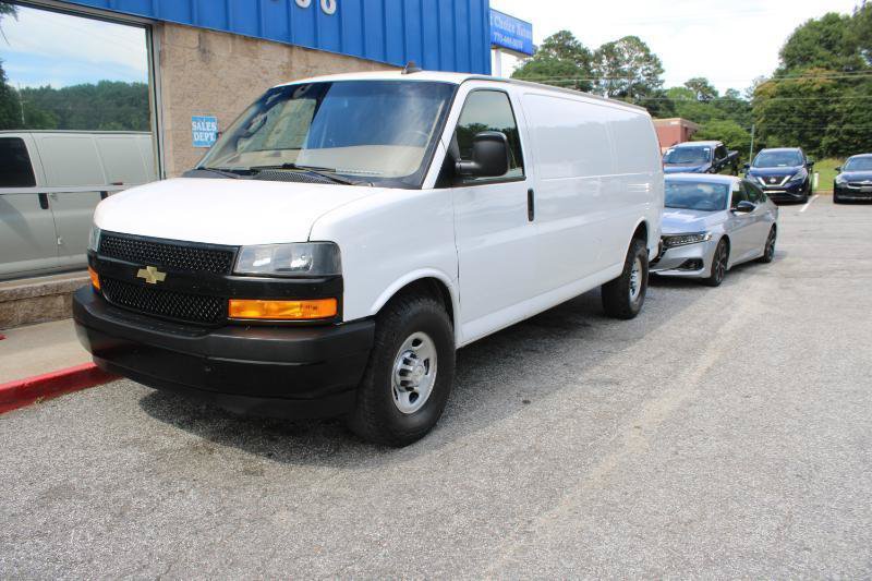 Used 2021 Chevrolet Express 2500 Extended w/ Driver Convenience Package RWD image 3