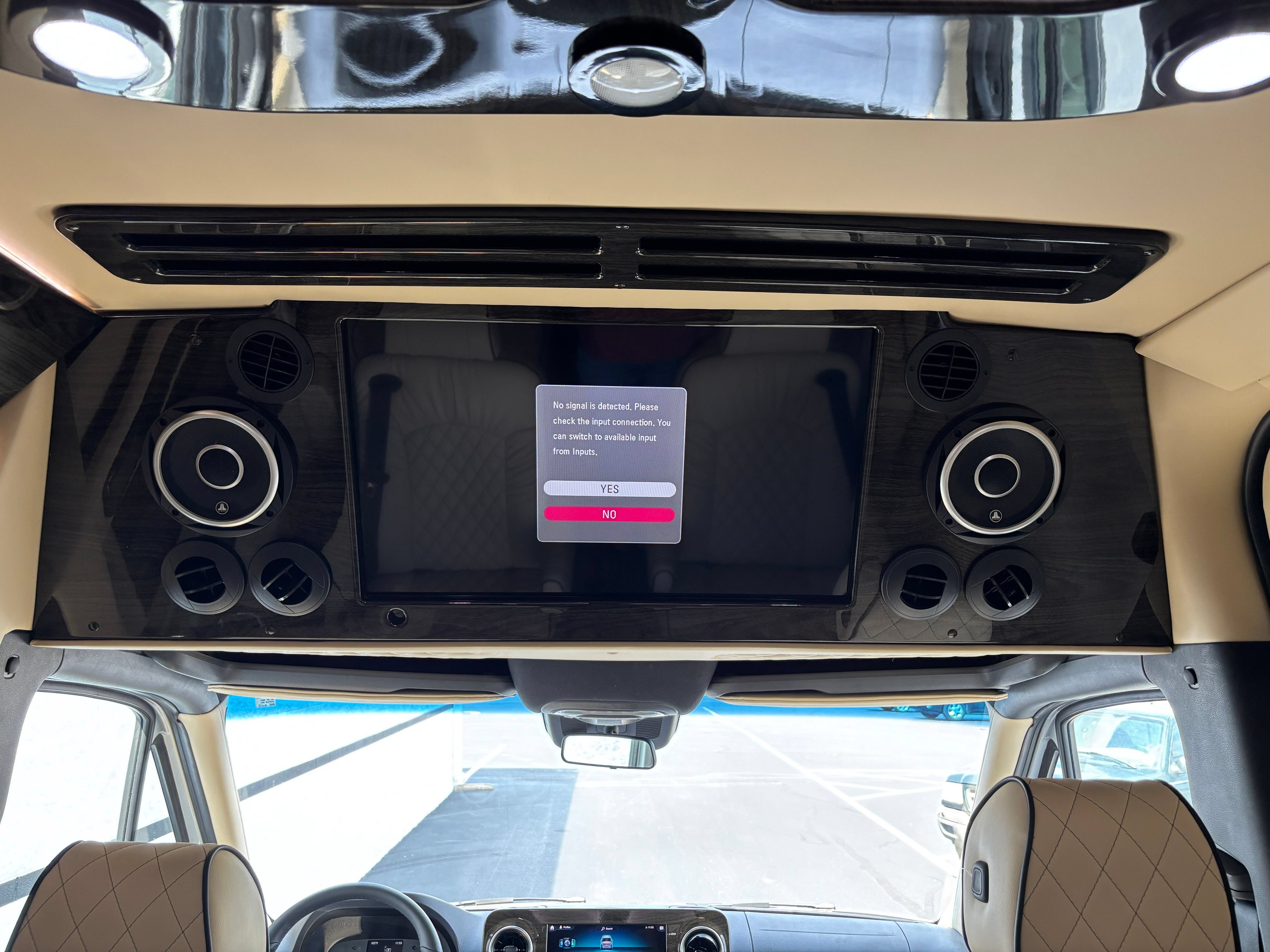 Used 2020 Mercedes-Benz Sprinter 2500 w/ Windows All Around Package image 6