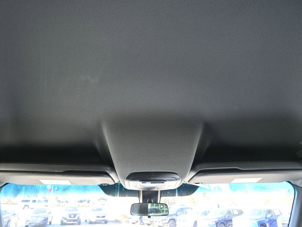 Used 2024 Mercedes-Benz Sprinter 2500 image 23