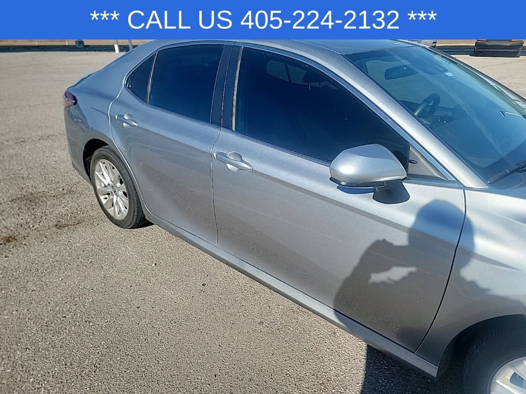 Used 2020 Toyota Camry LE image 19