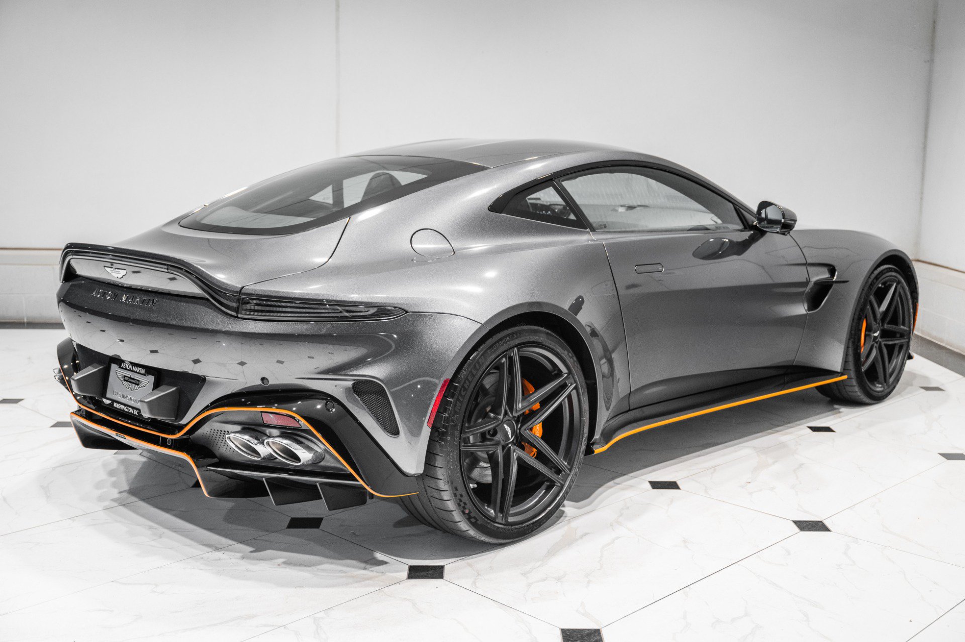 Used 2025 Aston Martin V8 Vantage Coupe RWD image 40