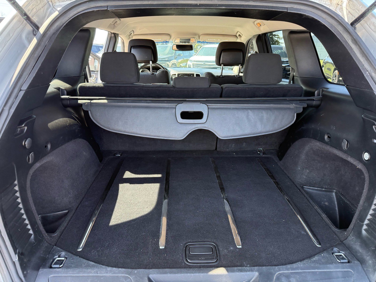 Used 2013 Jeep Grand Cherokee Laredo w/ Laredo E Group image 14