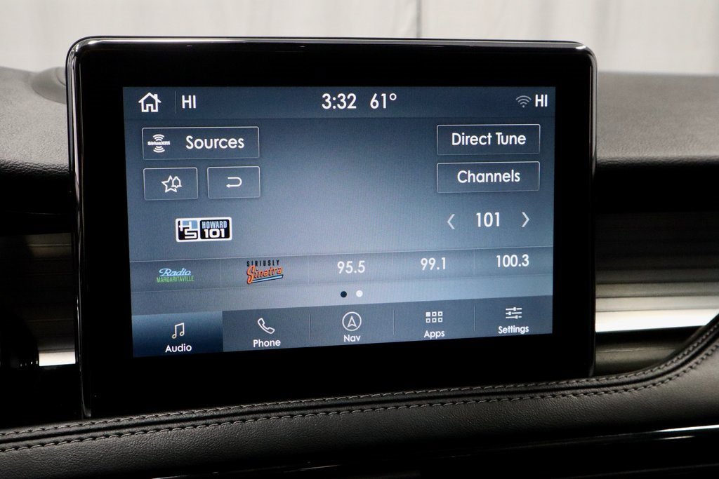 Used 2022 Lincoln Corsair AWD w/ Premium Package image 3