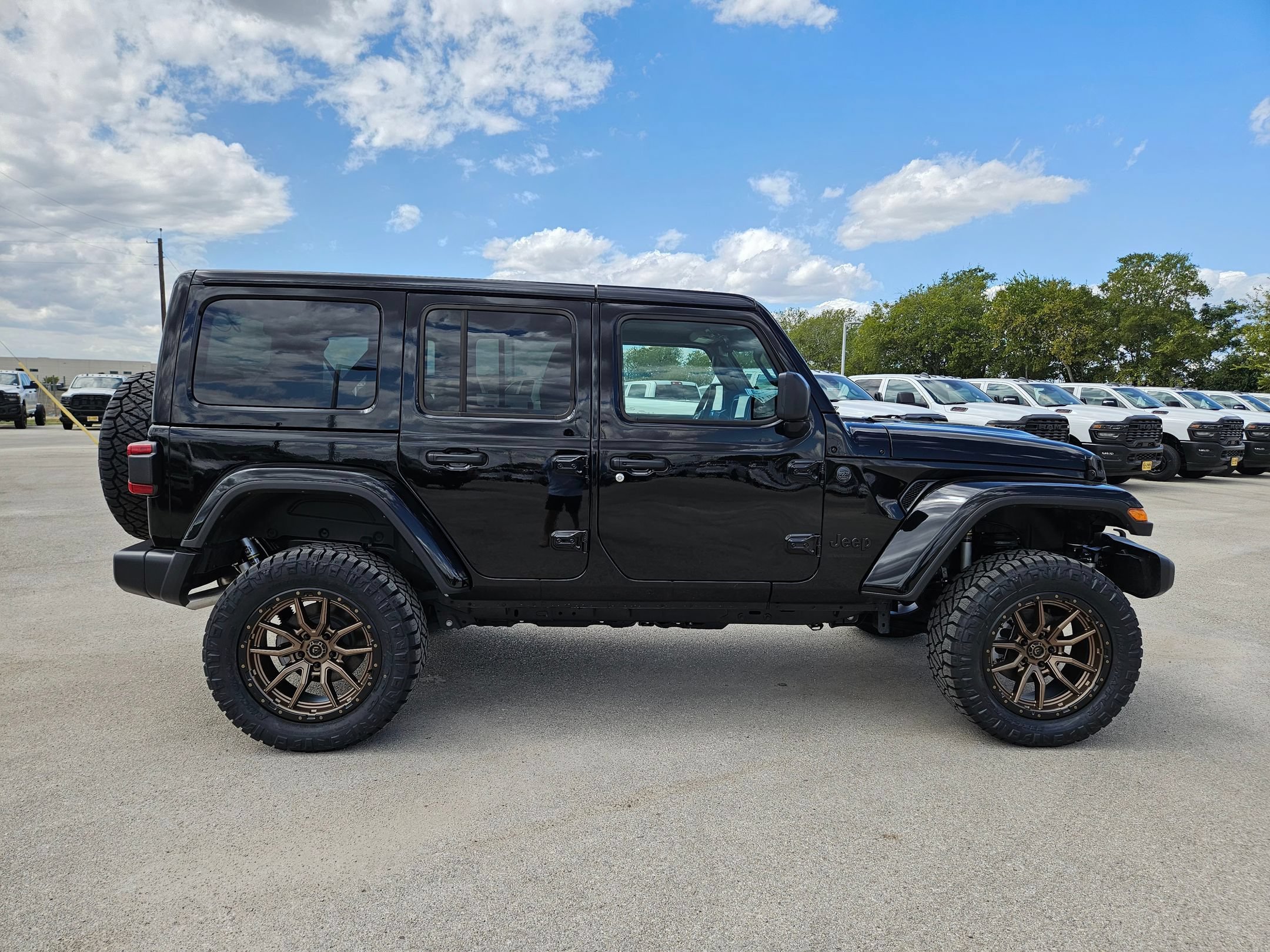 New 2025 Jeep Wrangler Unlimited Sahara w/ Safety Group AWD/4WD image 2