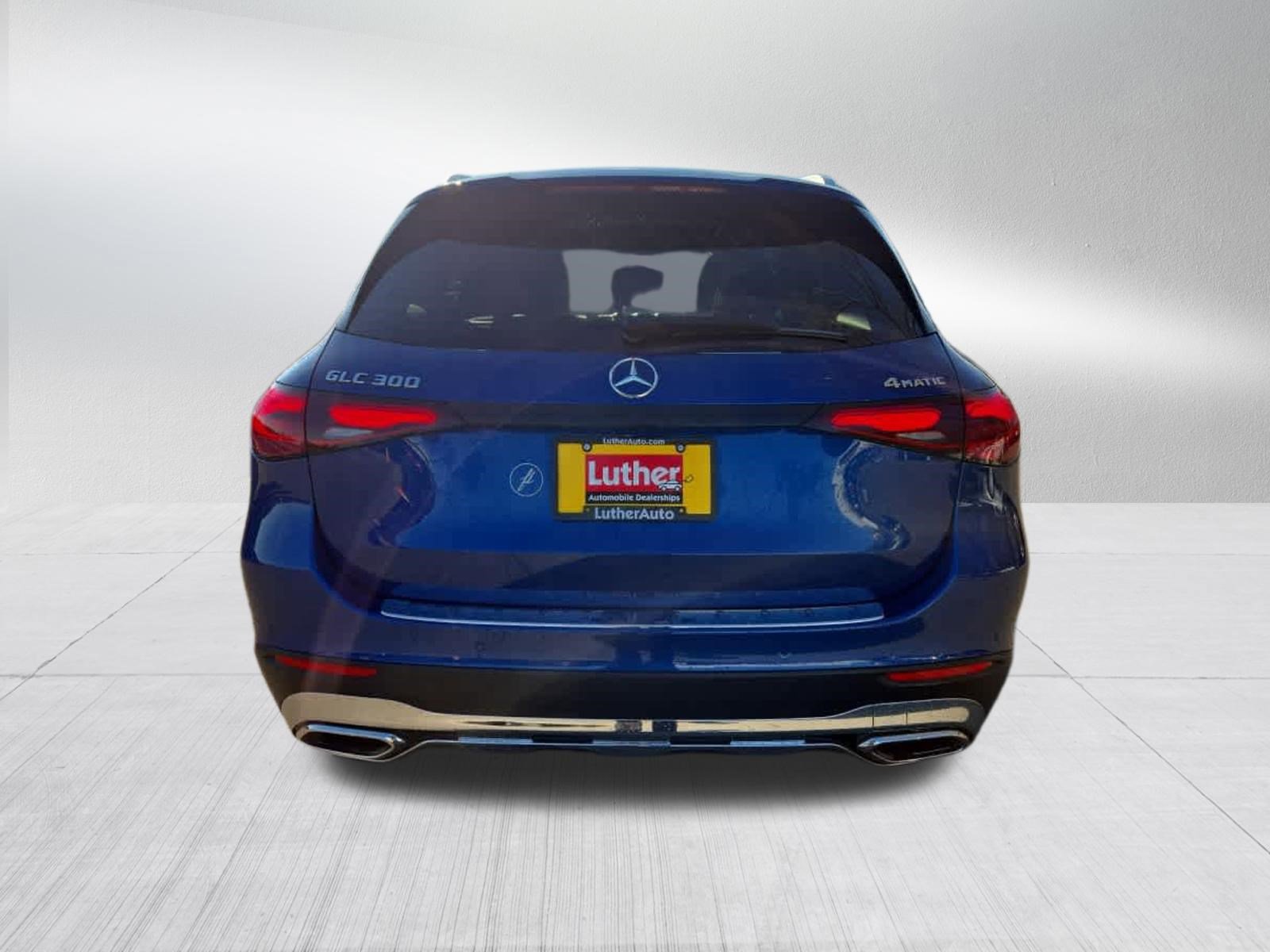 Used 2023 Mercedes-Benz GLC 300 4MATIC image 4