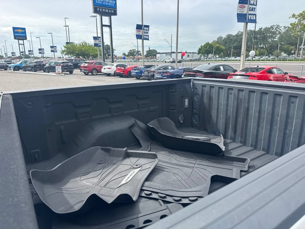 Used 2023 Chevrolet Silverado 1500 High Country w/ High Country Premium Package AWD/4WD image 7