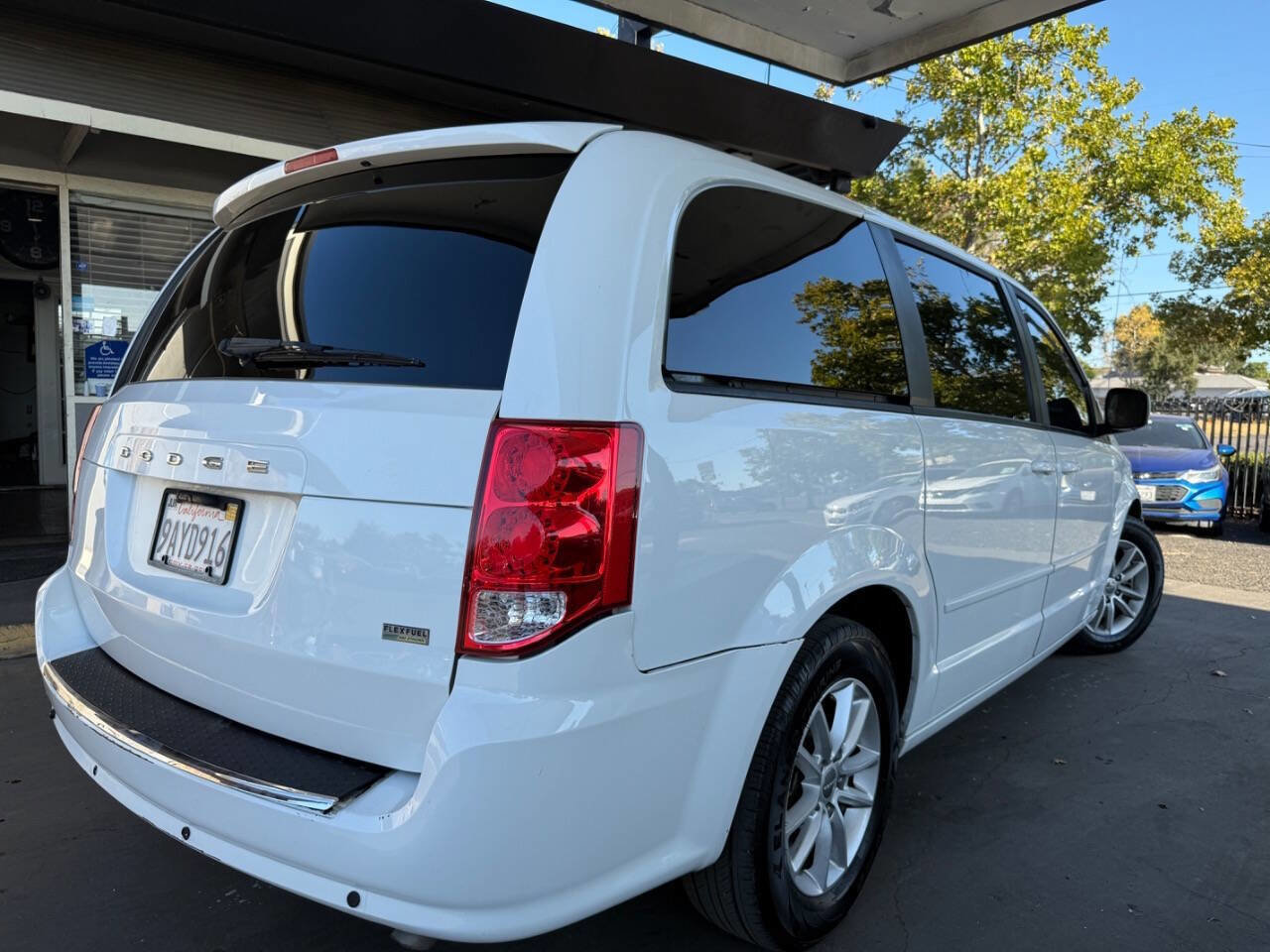 Used 2014 Dodge Grand Caravan SXT FWD image 33