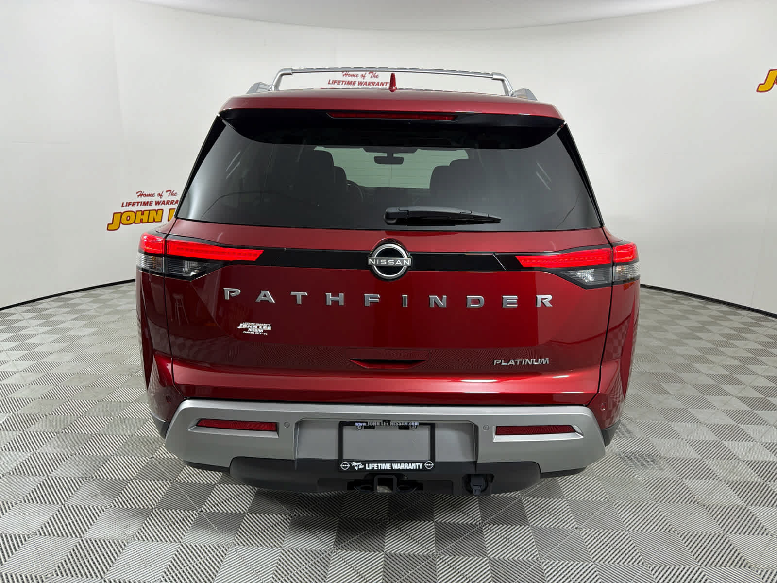 Certified 2024 Nissan Pathfinder Platinum FWD image 4