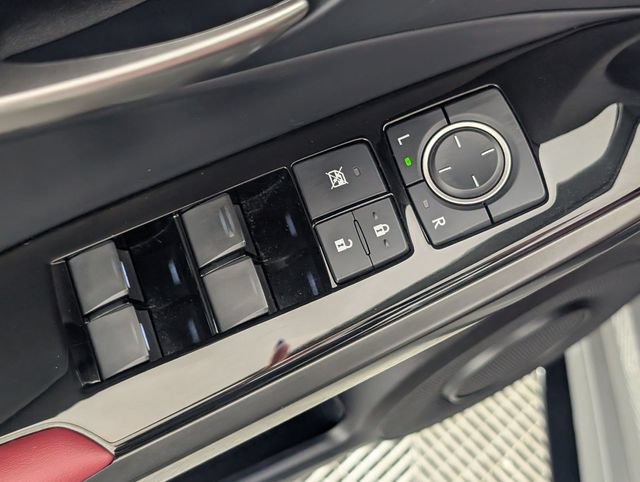 Used 2025 Lexus IS 350 F Sport RWD image 11