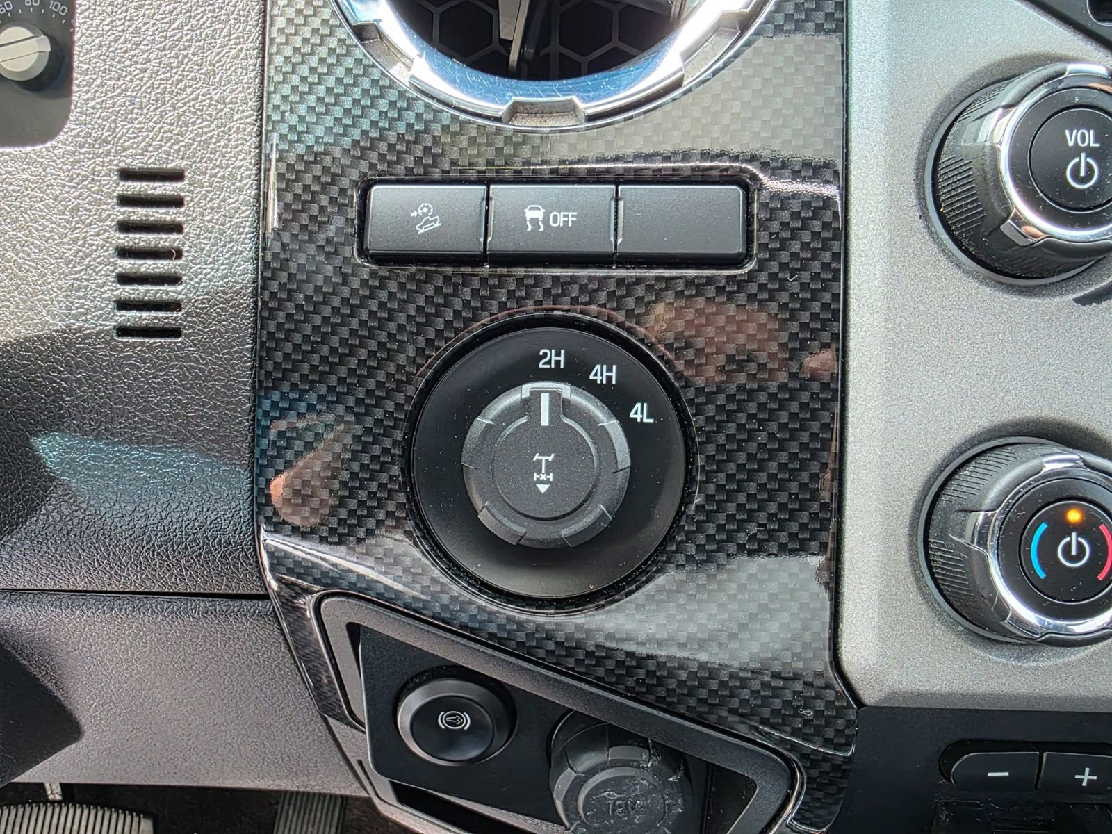 Used 2015 Ford F250 Lariat w/ Lariat Ultimate Package image 13