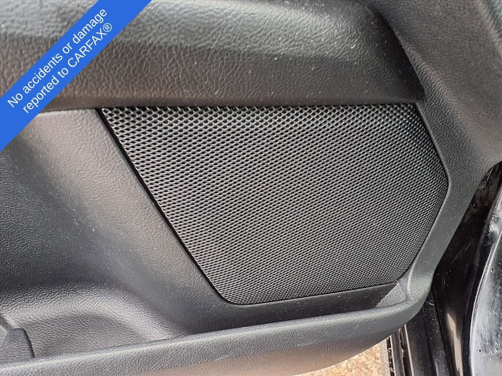 Used 2017 Ford Fusion SE w/ Fusion SE Technology Package image 16