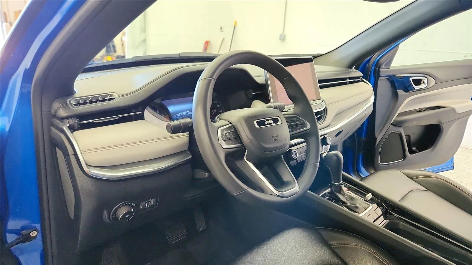 Used 2024 Jeep Compass Limited AWD/4WD image 22
