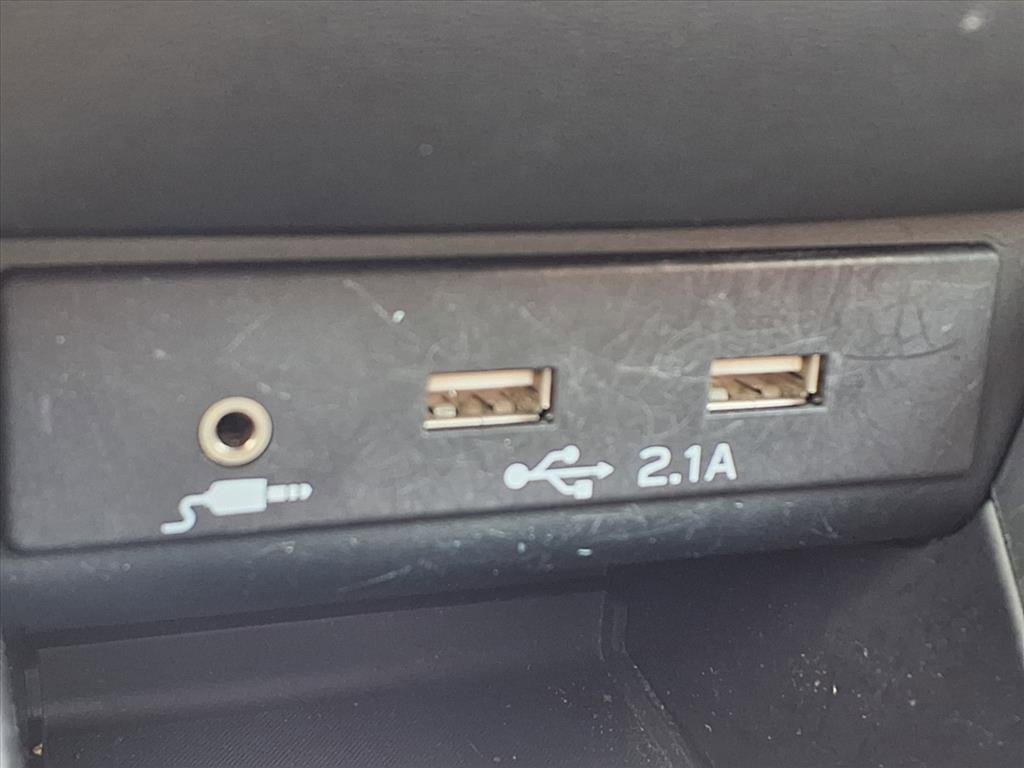 Used 2021 Subaru Outback Limited image 16