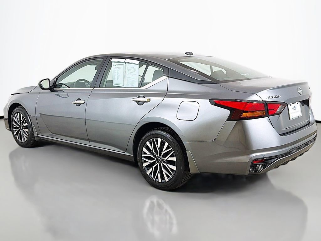 Used 2024 Nissan Altima 2.5 SV AWD/4WD image 4