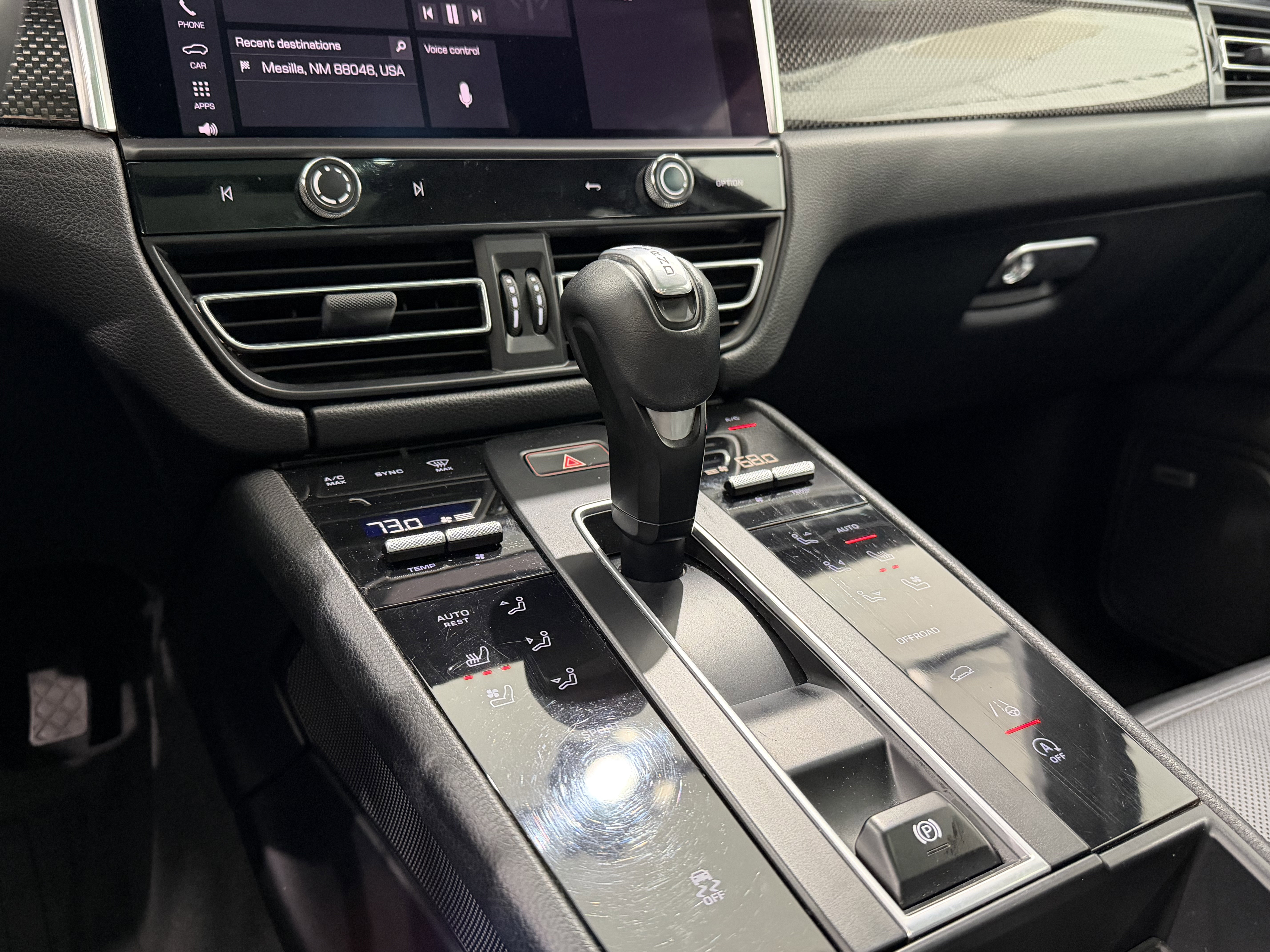 Certified 2022 Porsche Macan image 36