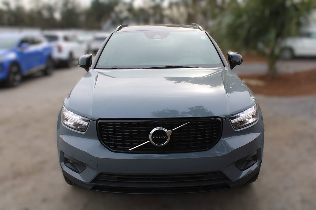 Used 2021 Volvo XC40 T5 R-Design image 17