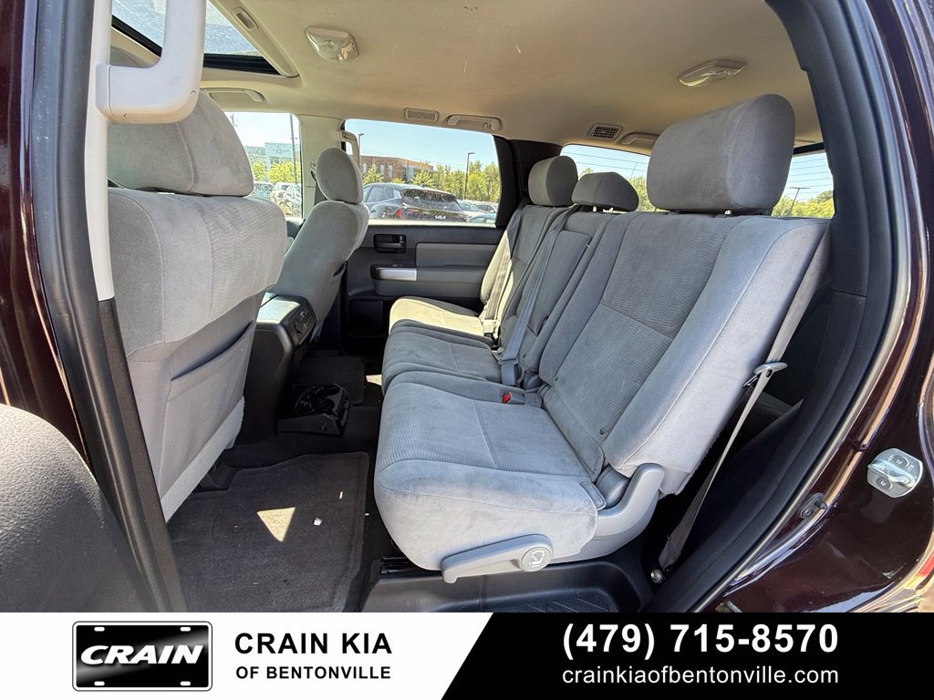 Used 2018 Toyota Sequoia SR5 AWD/4WD image 24