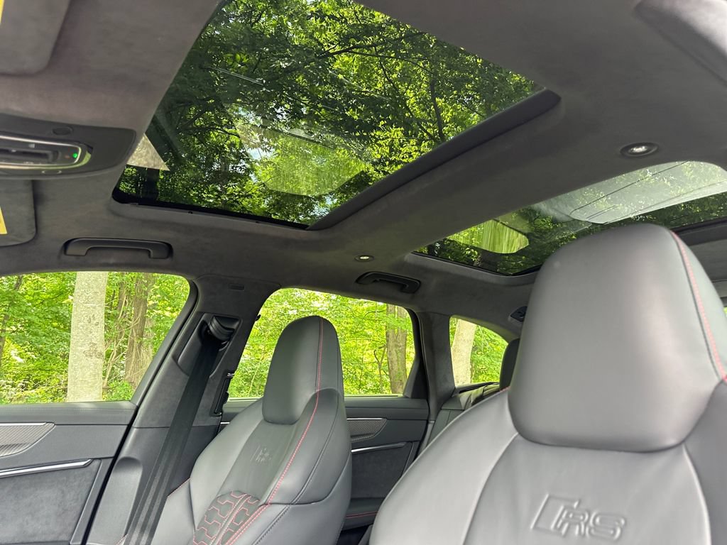 Certified 2025 Audi RS 6 performance w/ Black Optic Package AWD/4WD image 17