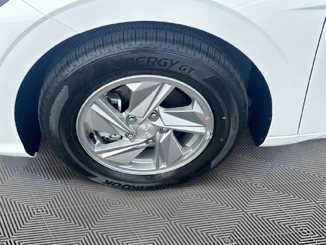 New 2026 Hyundai Elantra SE FWD image 28