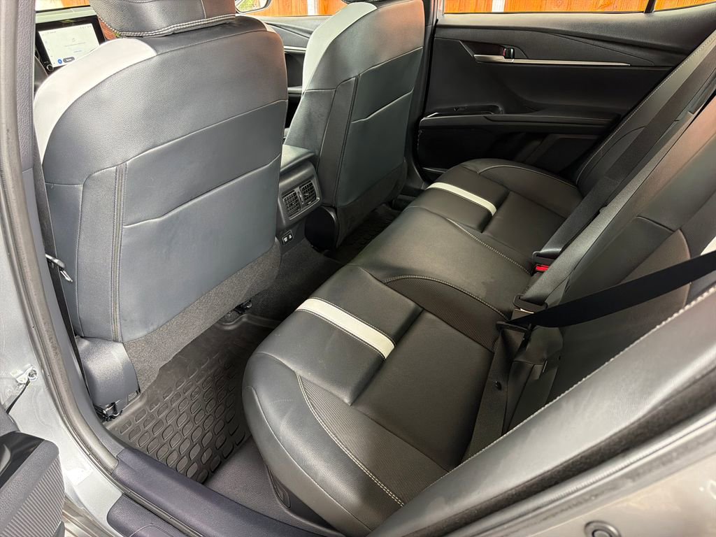 Used 2025 Toyota Camry SE FWD image 29