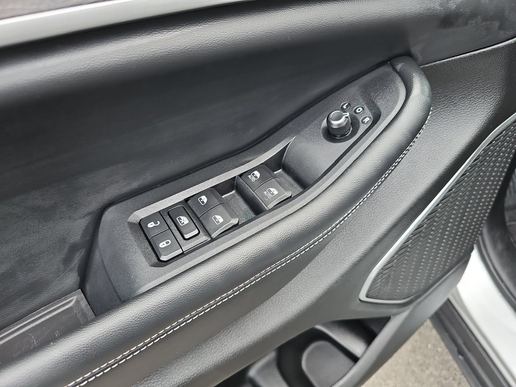 Used 2022 Jeep Grand Cherokee Limited AWD/4WD image 19