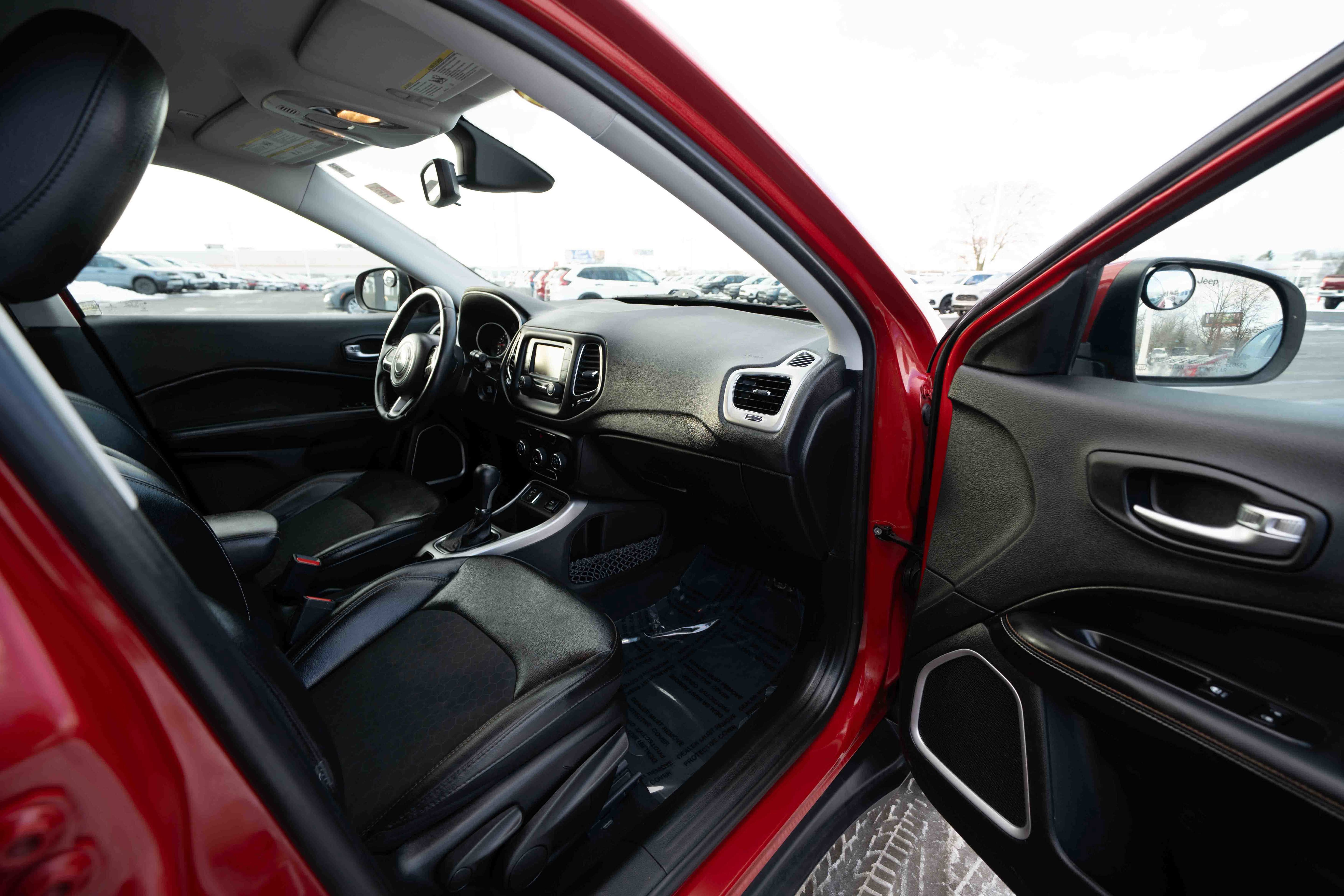 Used 2018 Jeep Compass Latitude image 26