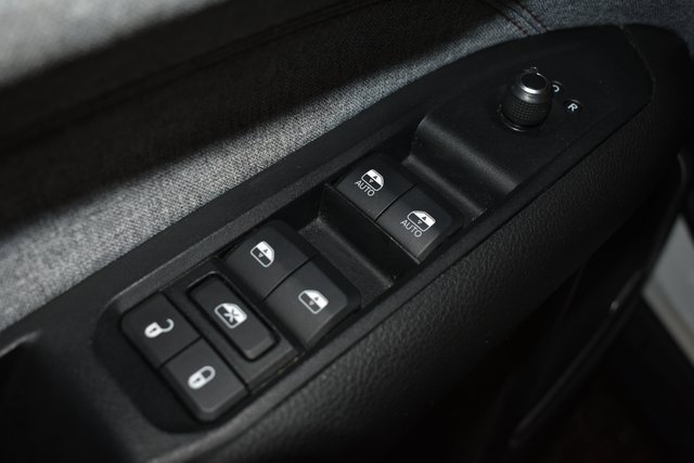 Used 2022 Jeep Compass Latitude w/ Sun and Sound Group image 15