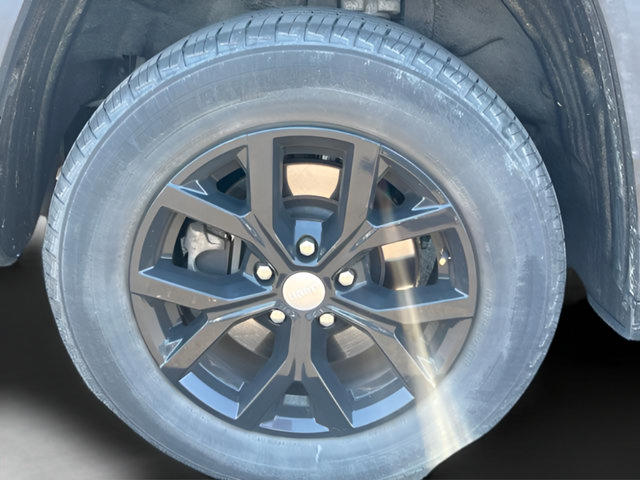 Used 2021 Jeep Grand Cherokee L Limited AWD/4WD image 12