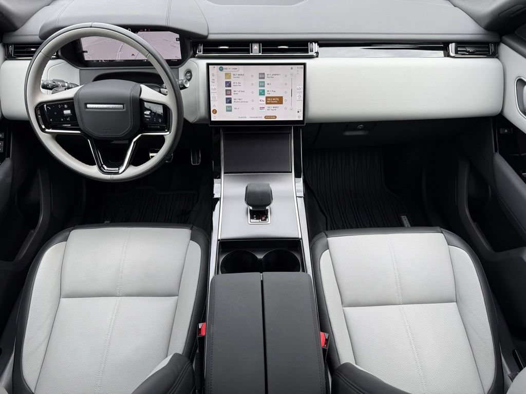 Certified 2026 Land Rover Range Rover Velar Dynamic SE AWD/4WD image 17