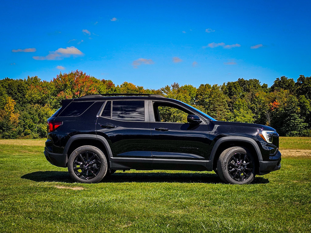 New 2027 GMC Terrain Elevation w/ Elevation Premium Package AWD/4WD image 2
