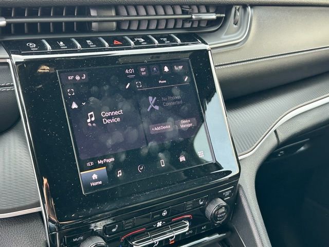 Used 2025 Jeep Grand Cherokee Laredo X w/ Luxury Tech Group I image 22