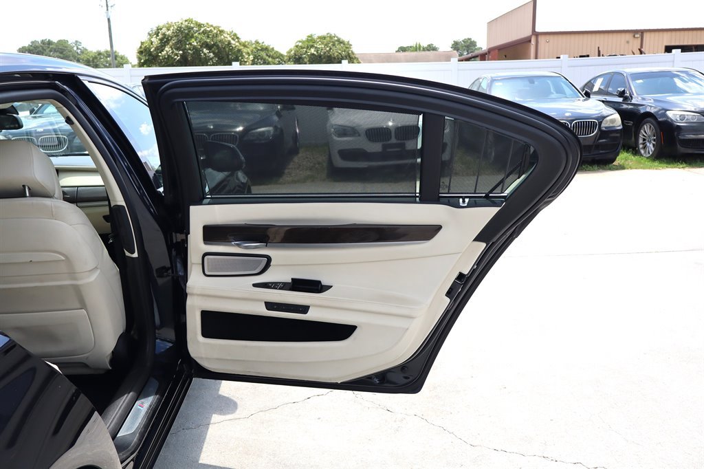 Used 2013 BMW 750Li RWD image 43
