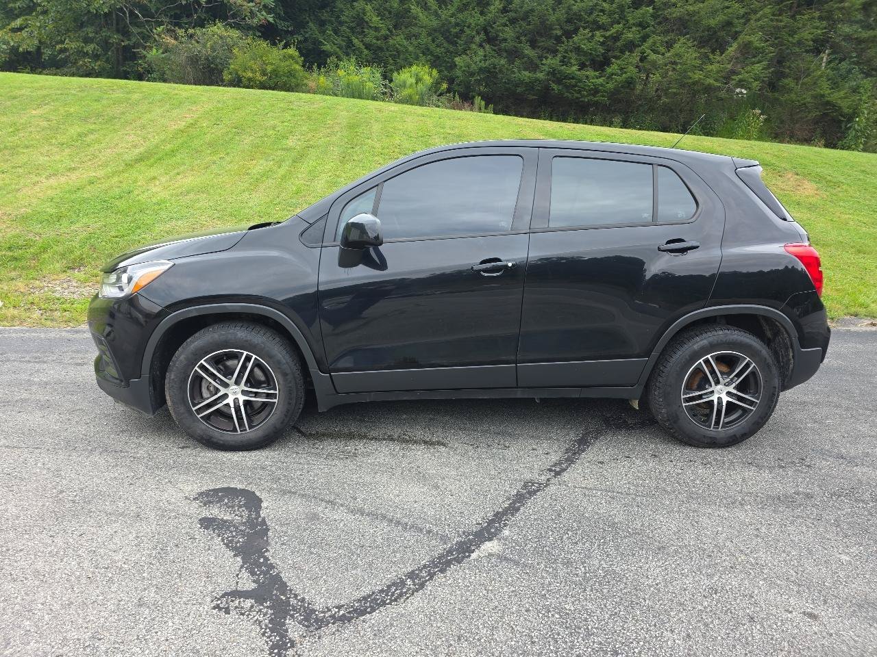 Used 2018 Chevrolet Trax LS FWD image 5