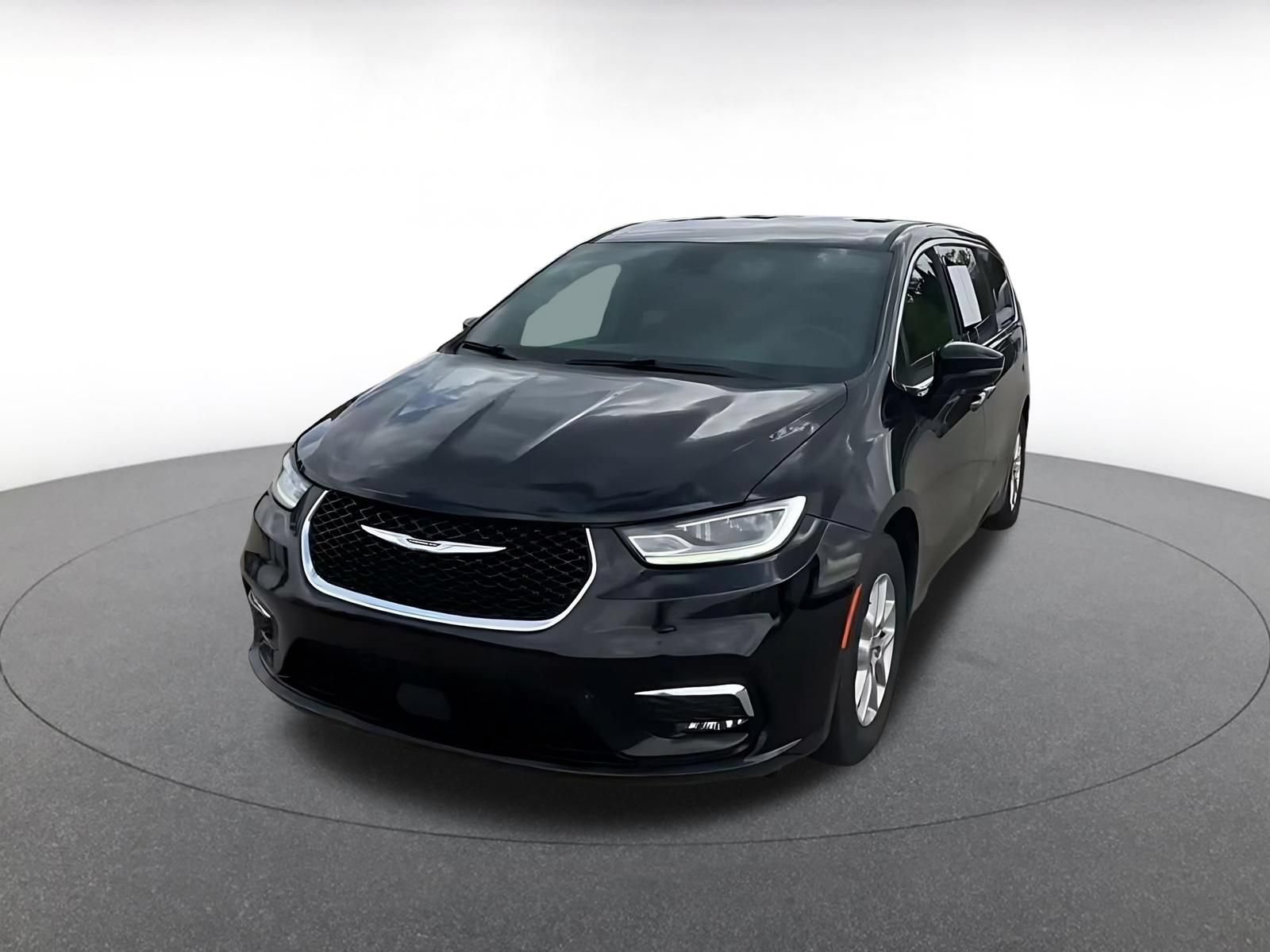 Used 2025 Chrysler Pacifica Select FWD image 6