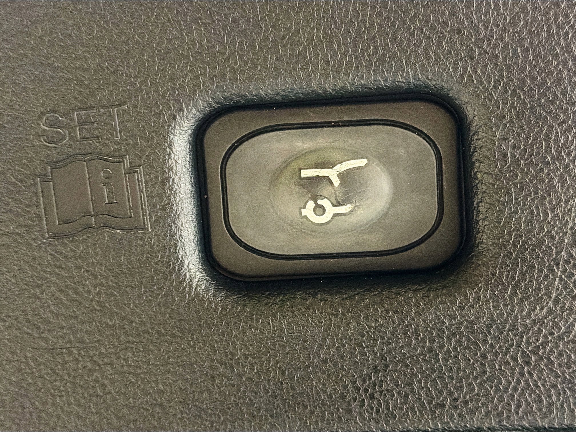 Used 2021 Lincoln Nautilus Reserve image 12