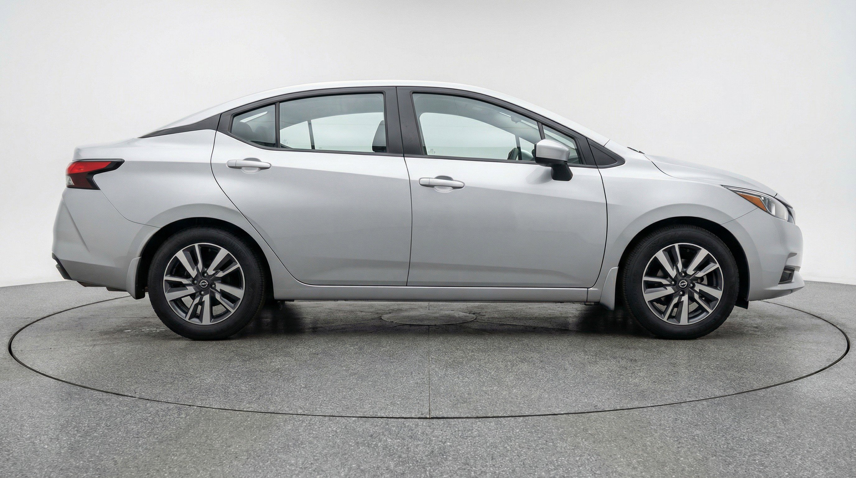 Used 2025 Nissan Versa SV image 11